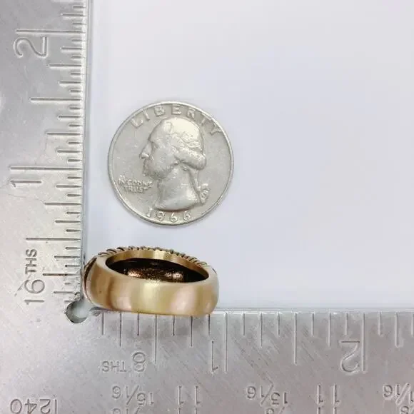 Signed Heidi Daus Gold Tone Green Crystal Dome Cocktail Designer Ring Size 5.75